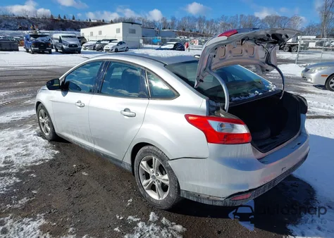 2014 Ford Focus Se z USA, uszkodzony, nr VIN 1FADP3F25EL434448